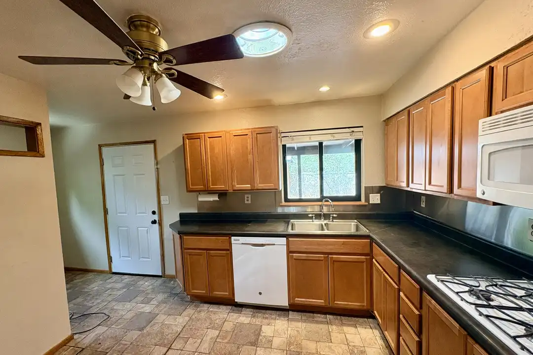 2804 N Jamison Blvd - More