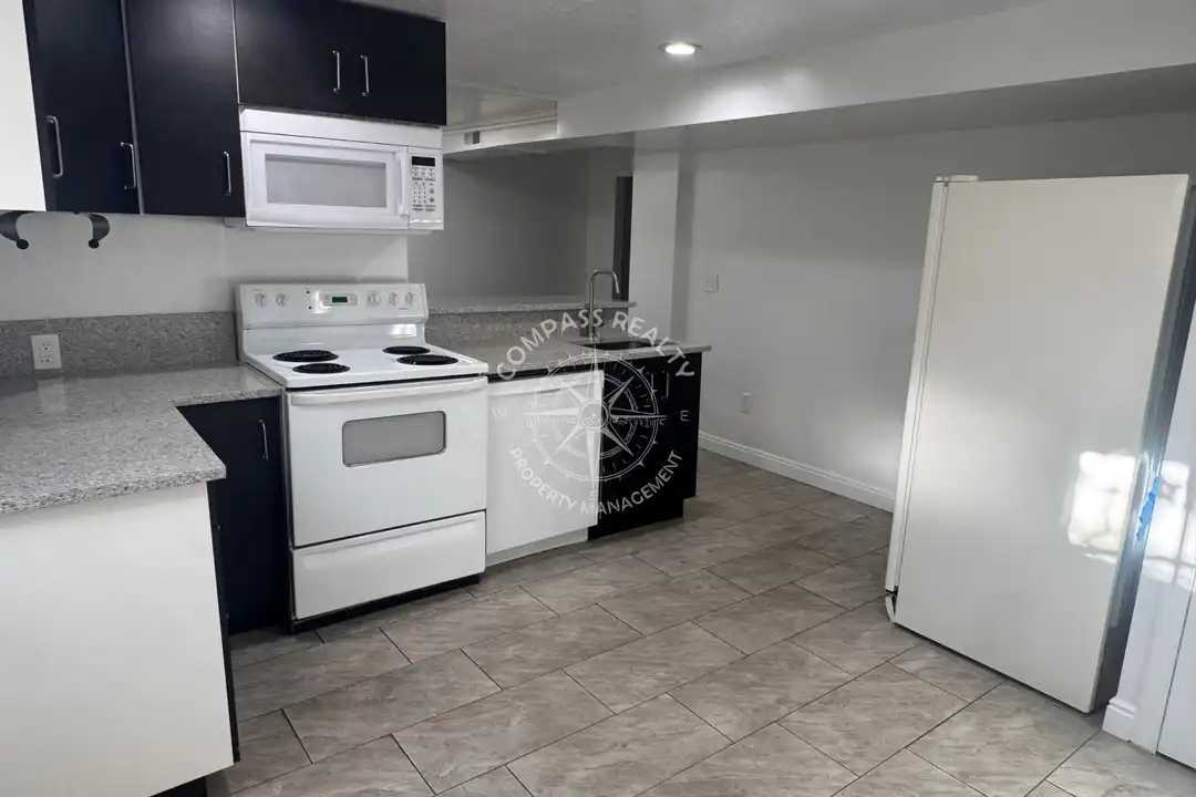 545 Canyon Way unit 2 – photo 1