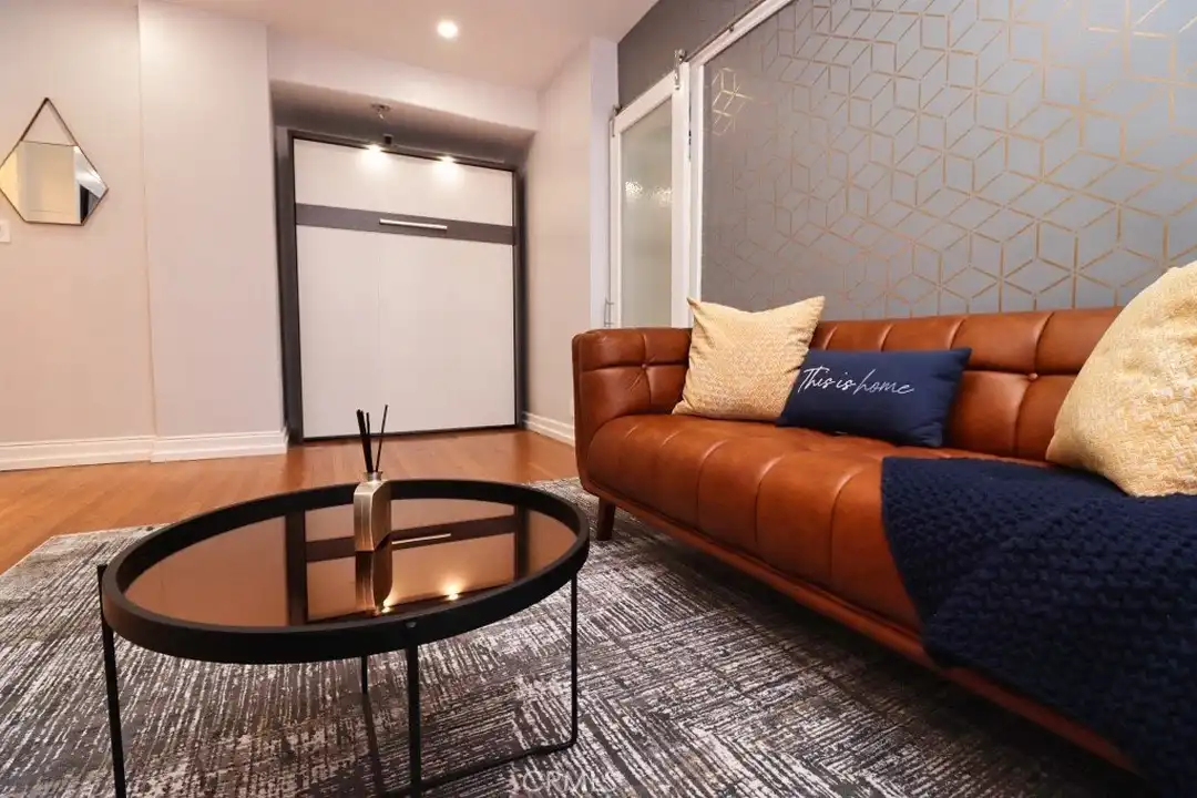 315 W 3rd St - View 6