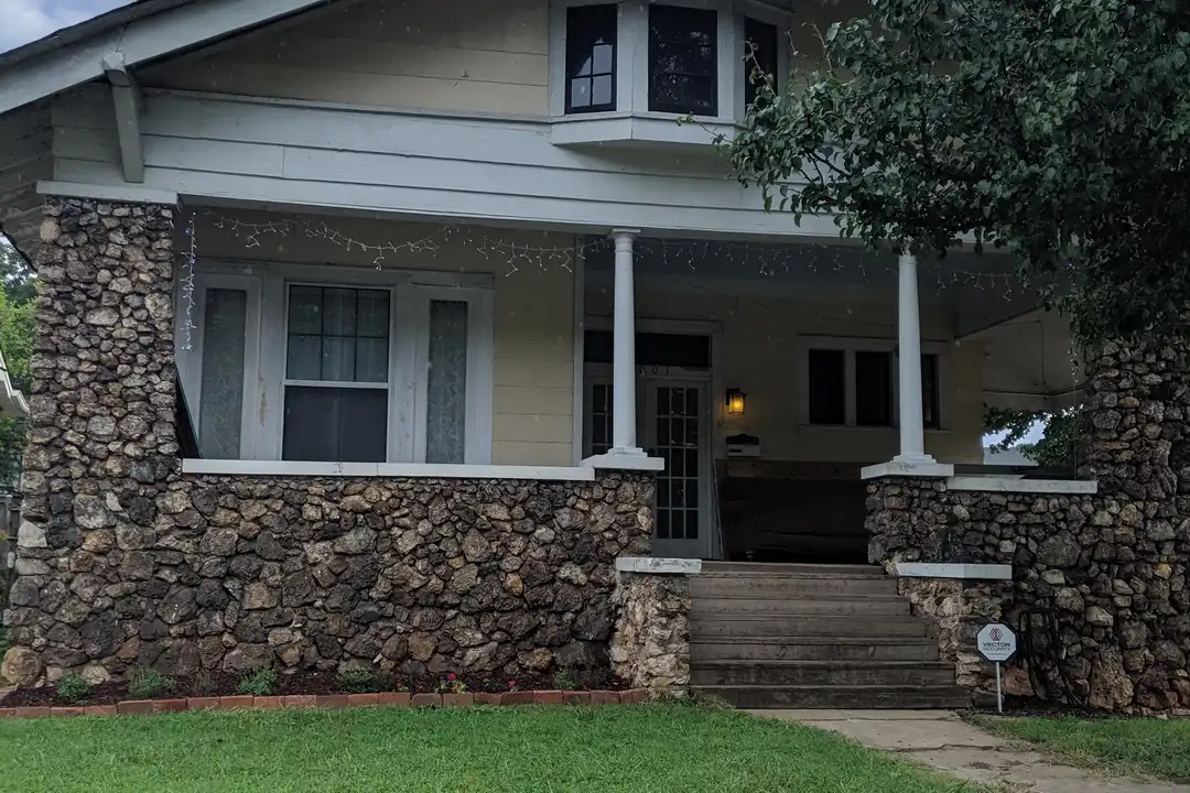 1001 14th Ave S – photo 1