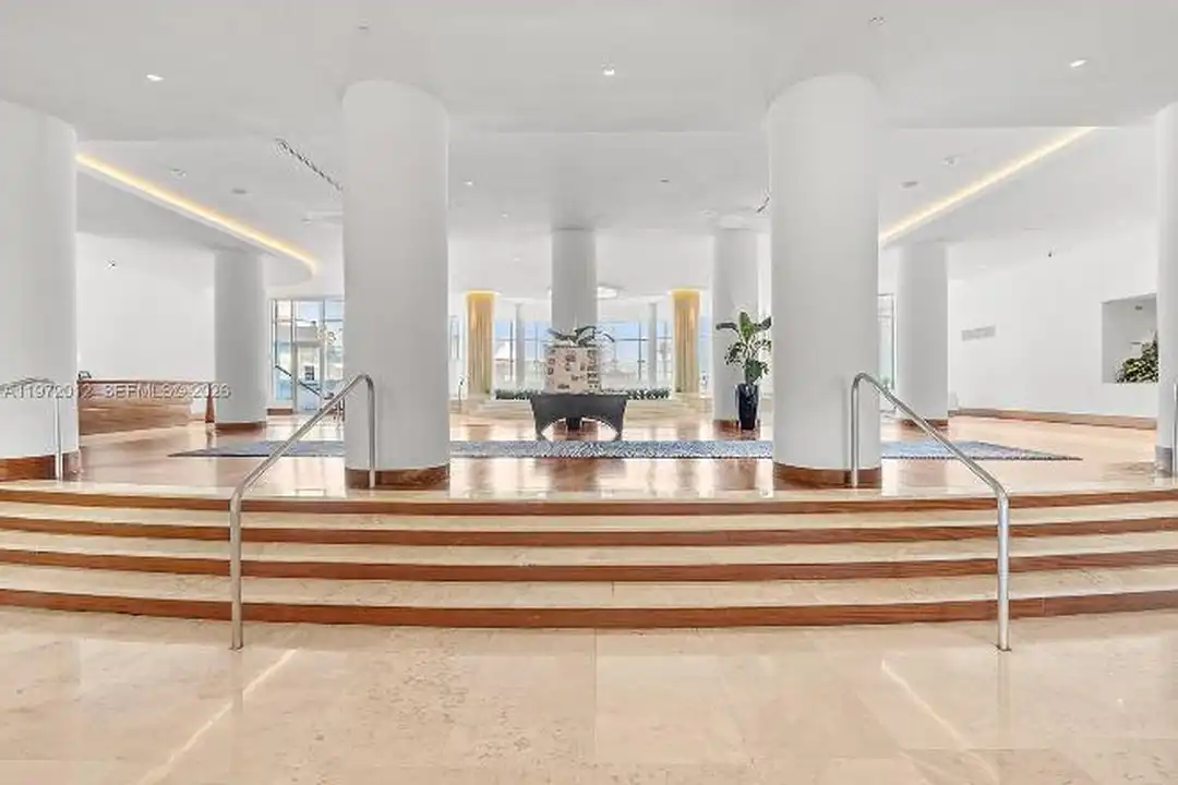 5161 Collins Ave - View 2