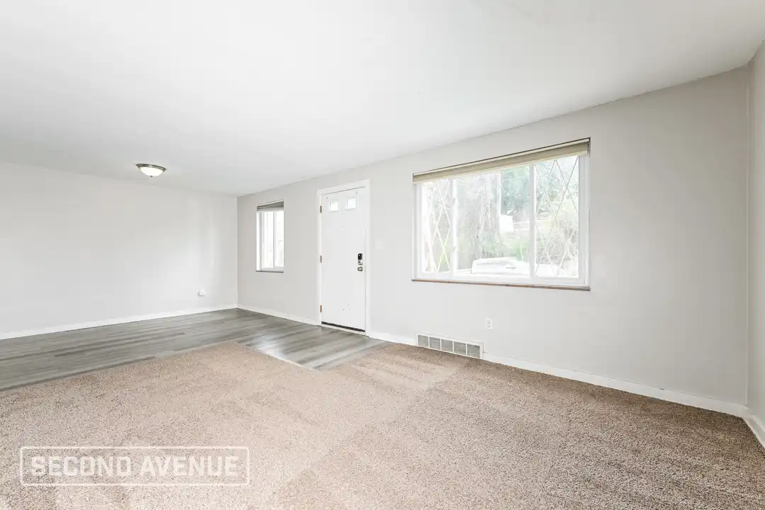 220 Briarwood Dr - View 3