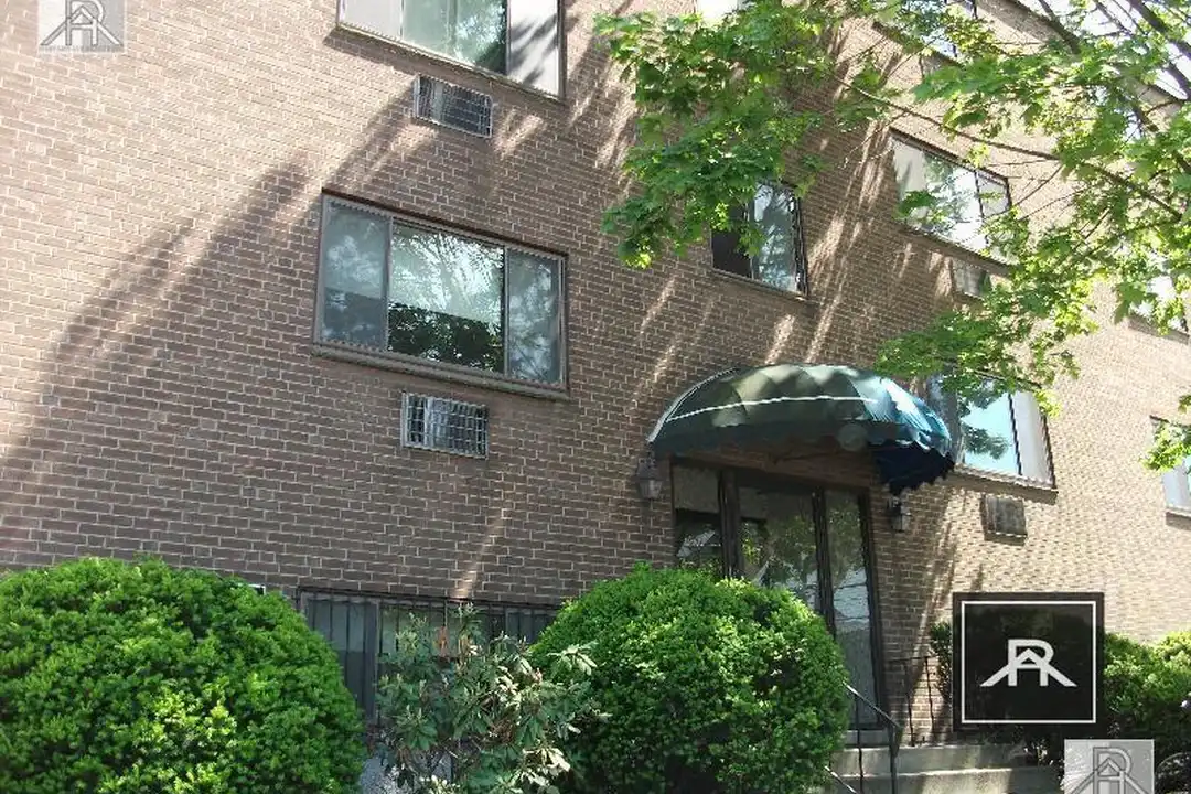 Apartment in Boston - View 2