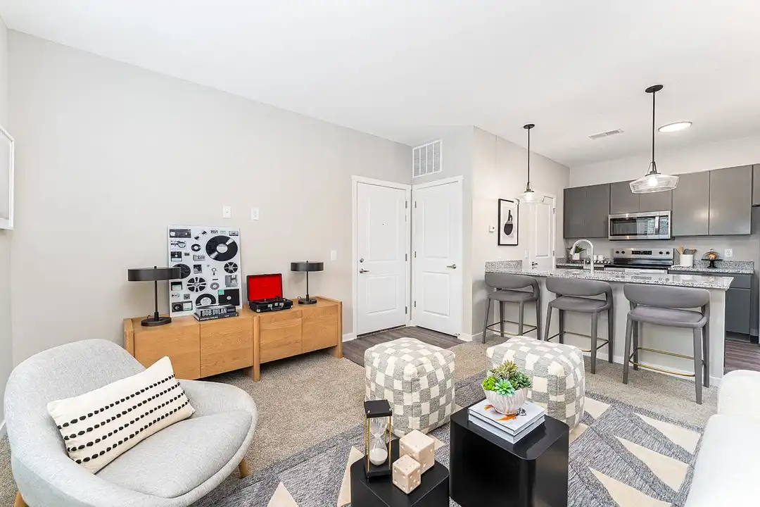 Apartment in Columbus, Franklin County - View 4