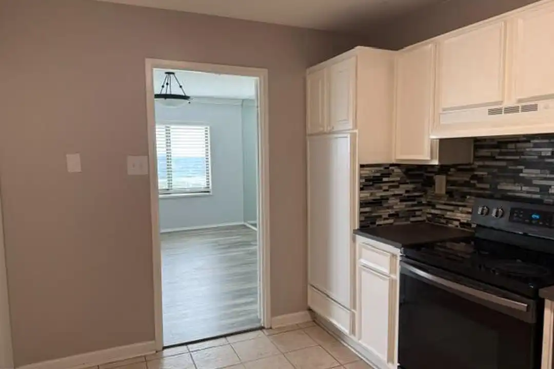 Apartment in Alexandria - More