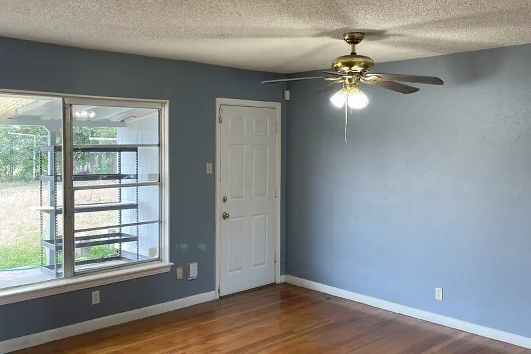 742 Olney Dr - More