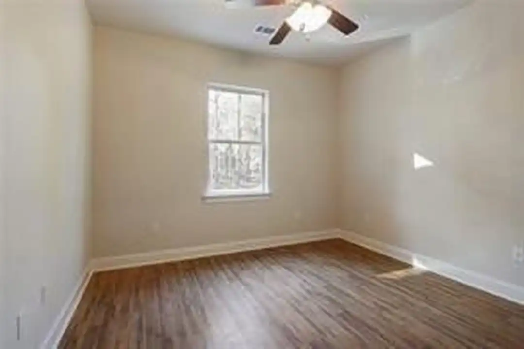 236 Egret St - More