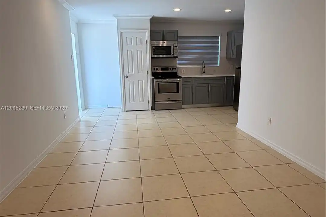 3011 N 74th Way unit B - View 4