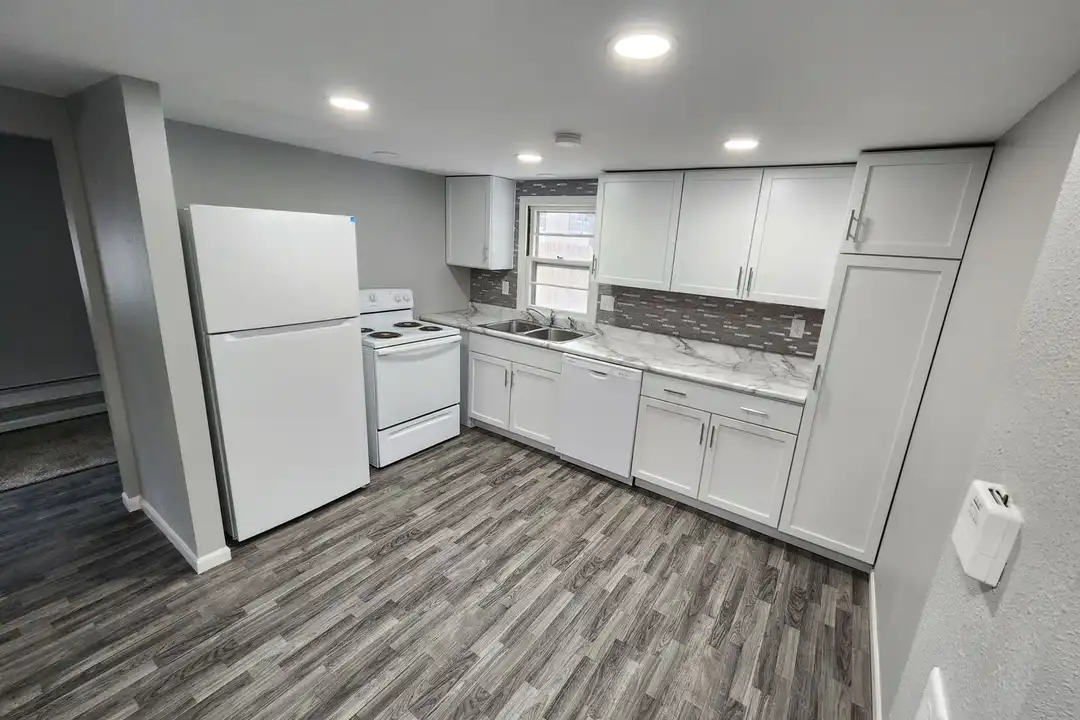 179 8th St NE - View 2