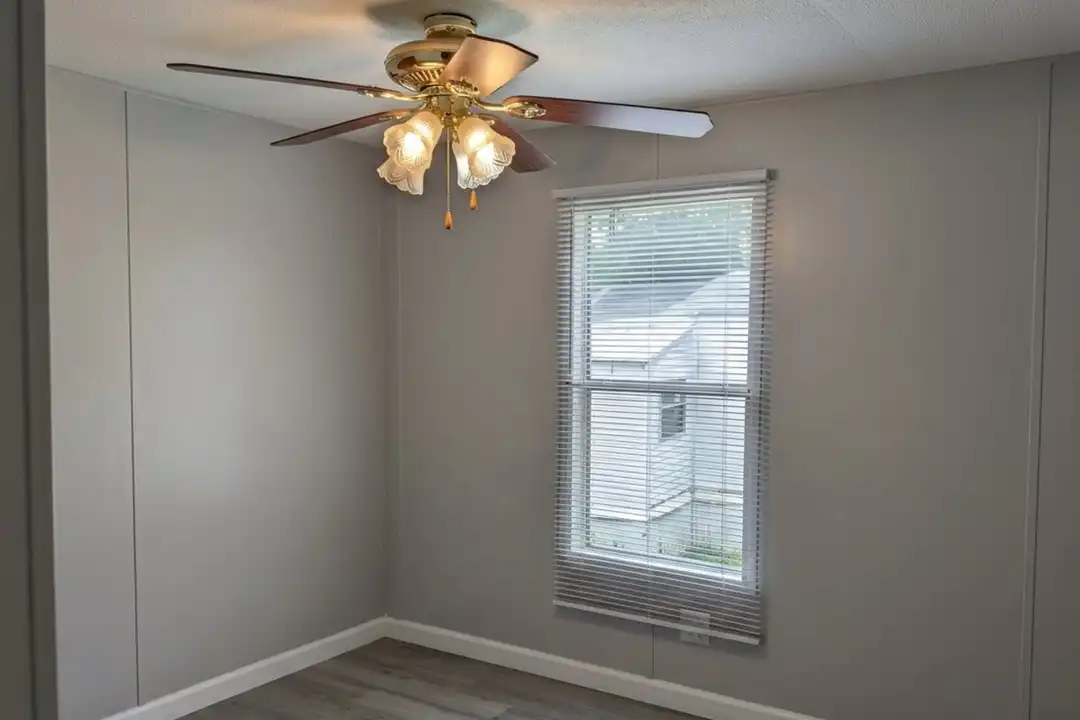 1100 W Locust St unit 28 - View 6
