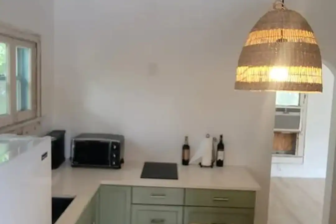 233 21st St SW unit 1 – photo 1