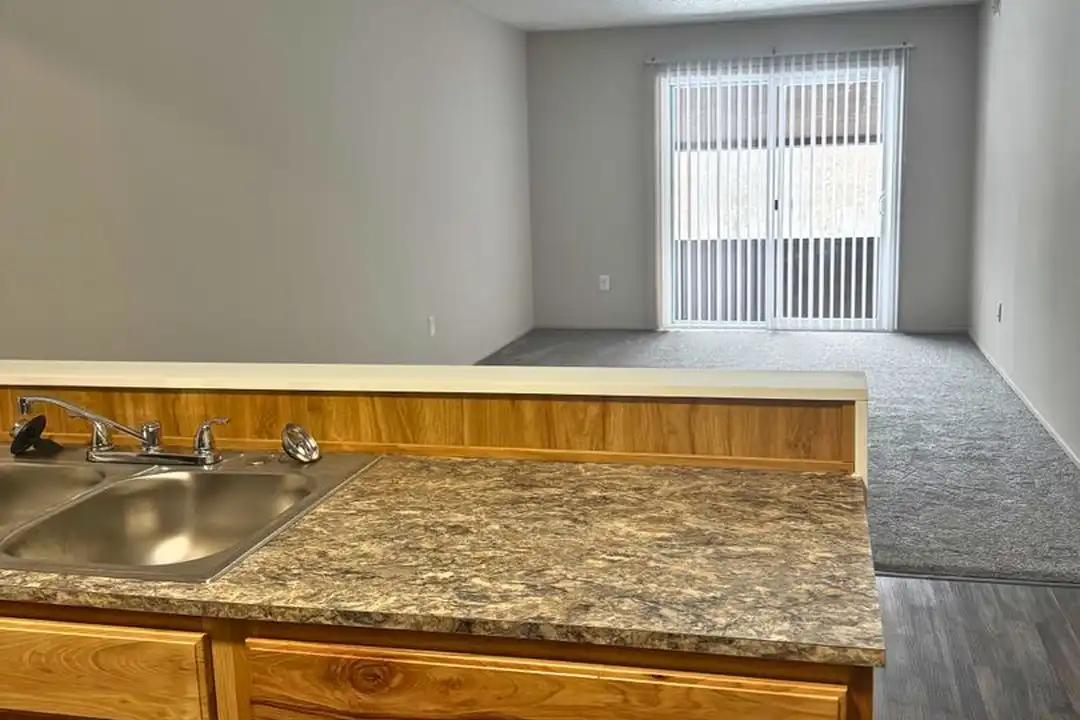 101 Canal Rd unit 2-G – photo 1 of 5