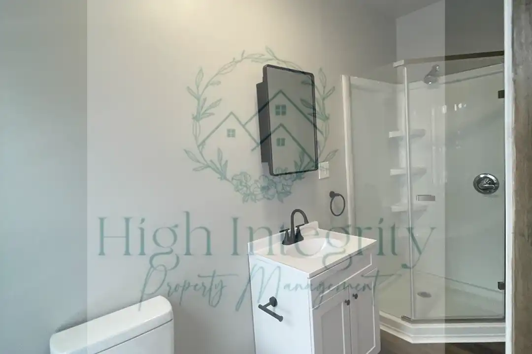 403 Walnut St unit A – photo 1 of 5
