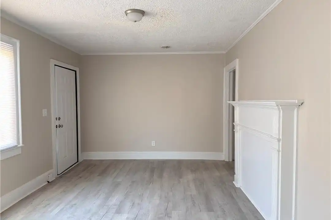 307 Hawthorne Rd - View 2
