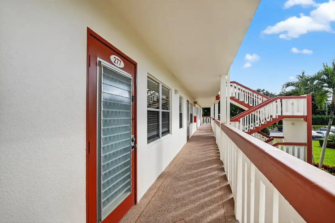 277 Brighton Dr unit G - View 6