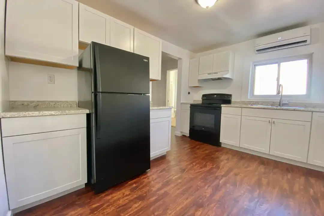 432 Albany Ave unit Unit 1 – photo 1 of 8