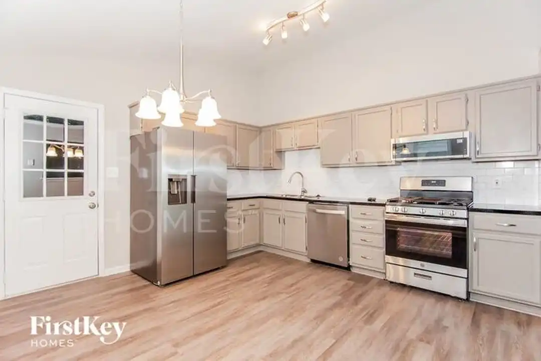 1320 Eagles Landing Dr - View 5
