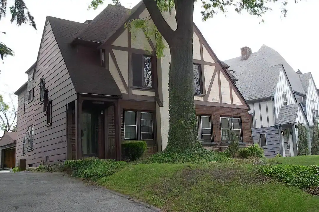 18323 Newell Rd unit 3 – photo 1 of 18