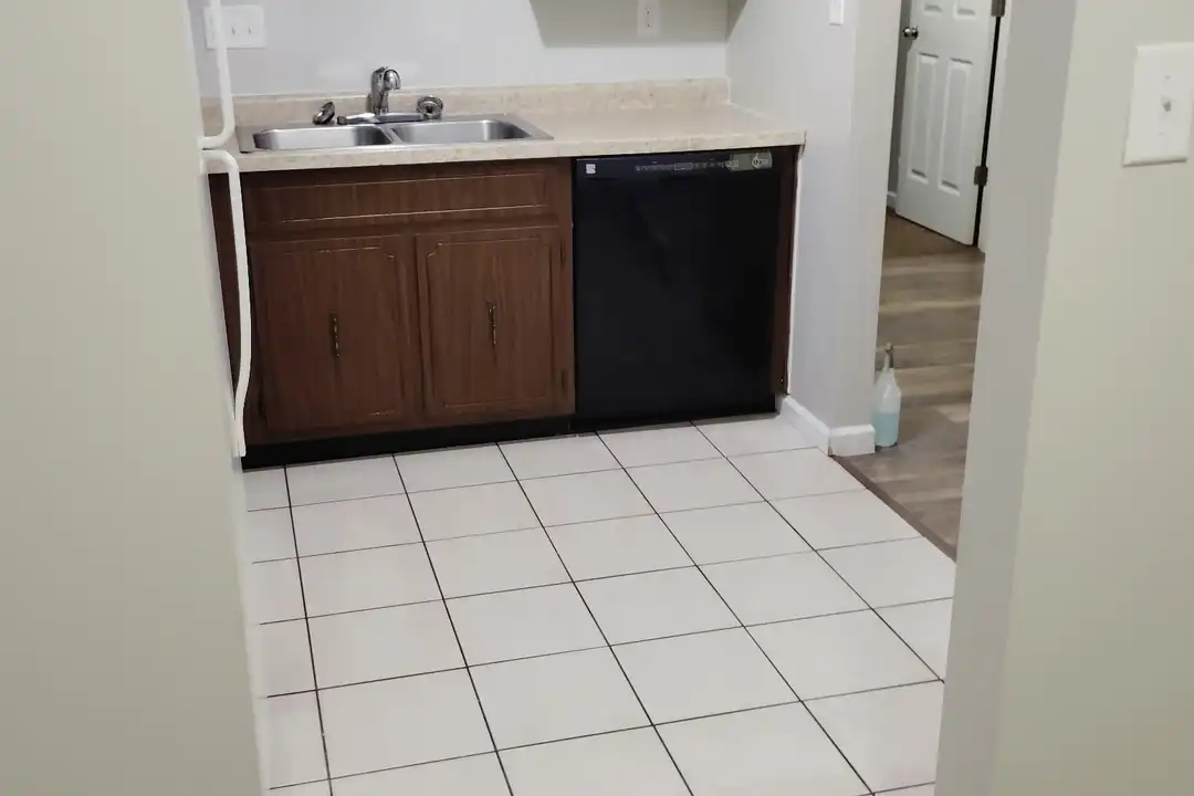 320 Fremont Ave unit 2 – photo 1 of 7