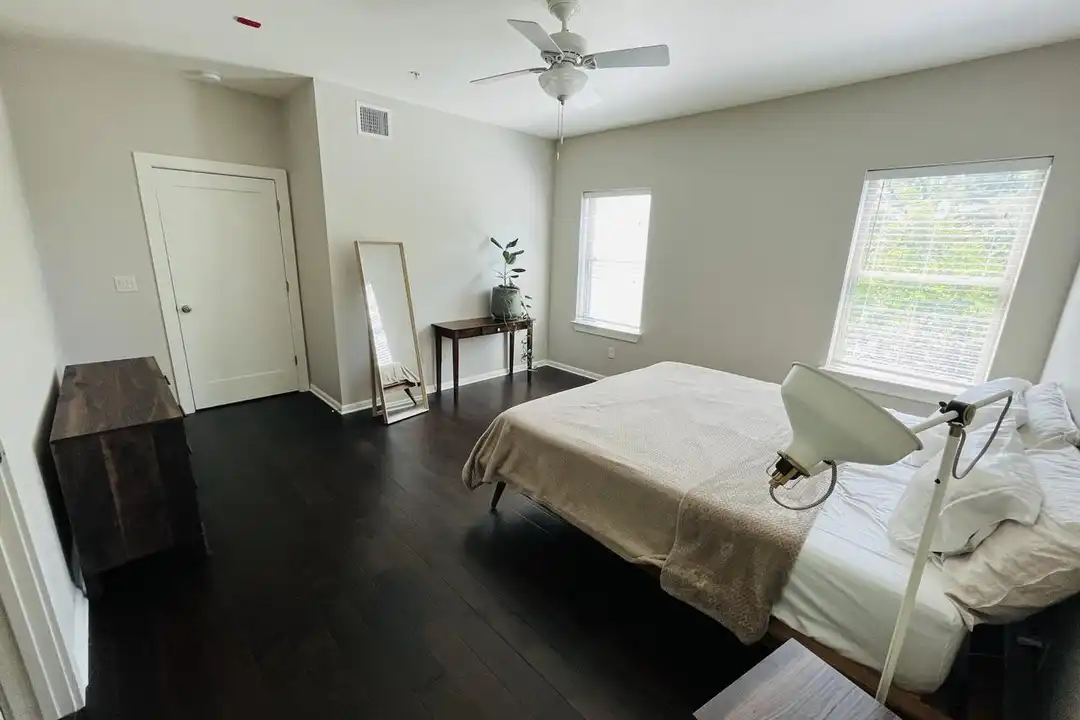 2708 San Pedro St unit 202 - View 3