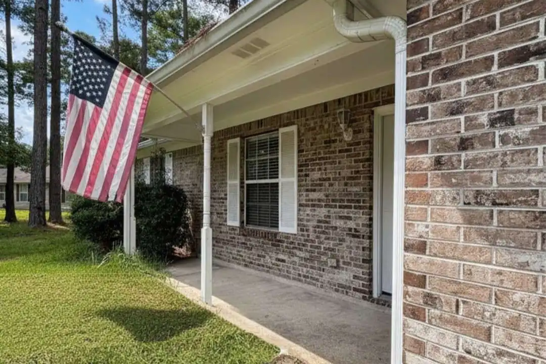 108 Crestwood Ct - View 3
