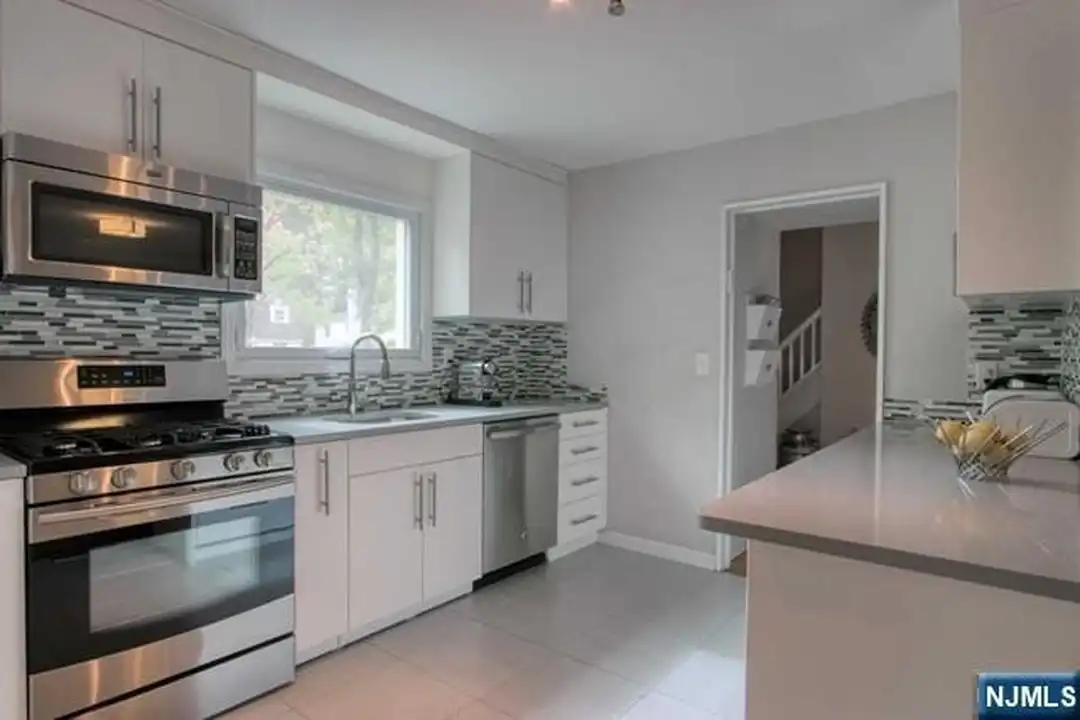 59 Buff Rd - More