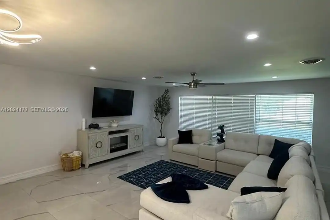 2212 Club House Rd - View 6