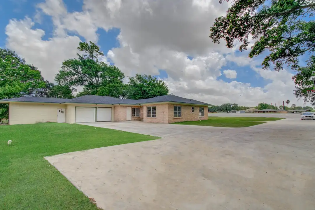 709 S McCarty Ave - View 2
