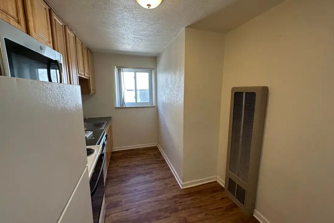 955 16th St unit 4 - View 2