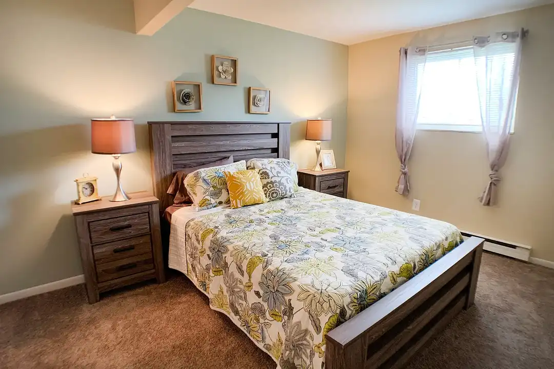 Crown Station Apartments – photo 1 of 71