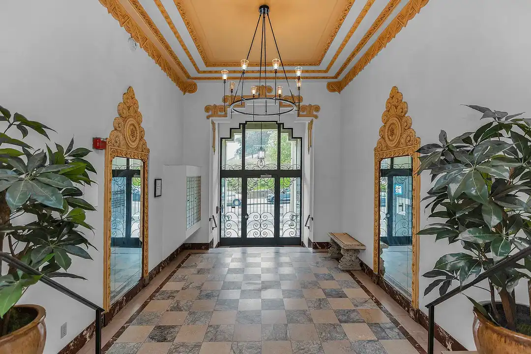 1900 Gough - View 3