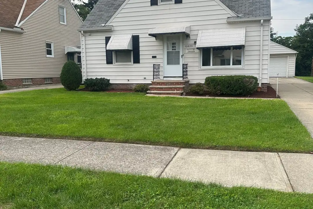 12805 Oakview Blvd – photo 1