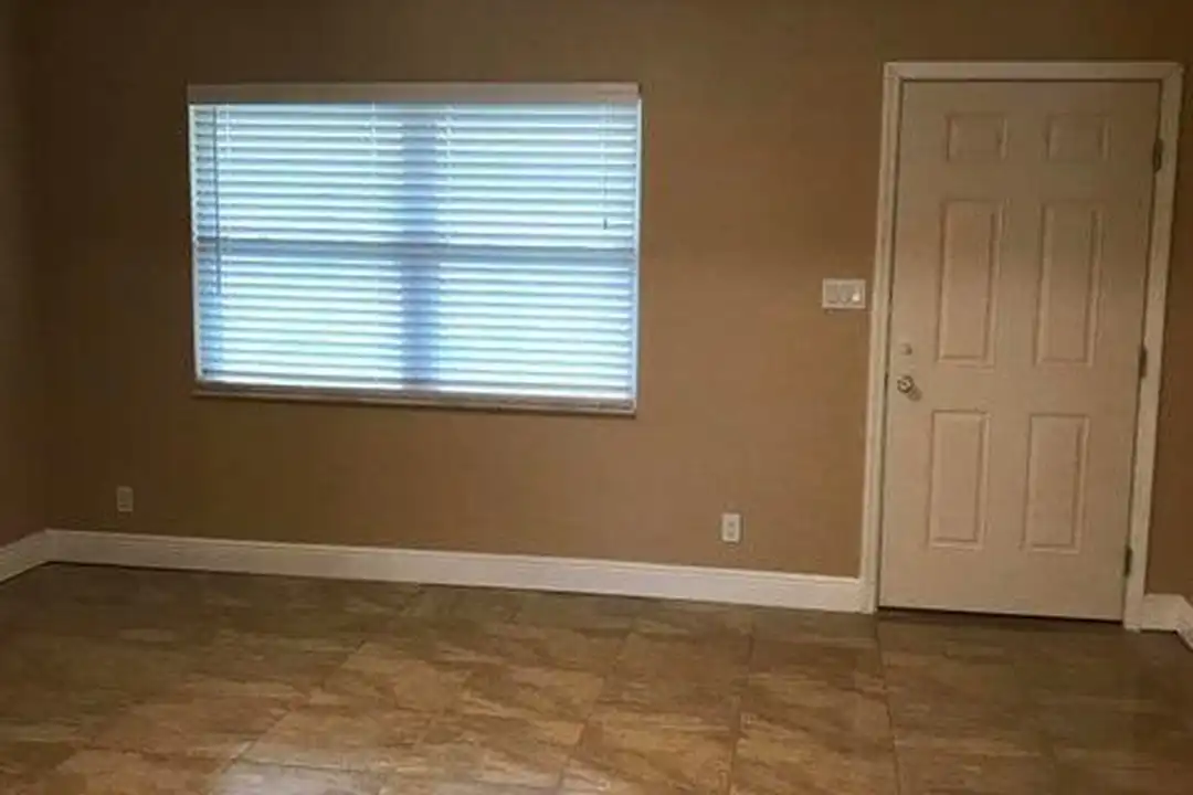 135 Roosevelt Ave unit A - View 4