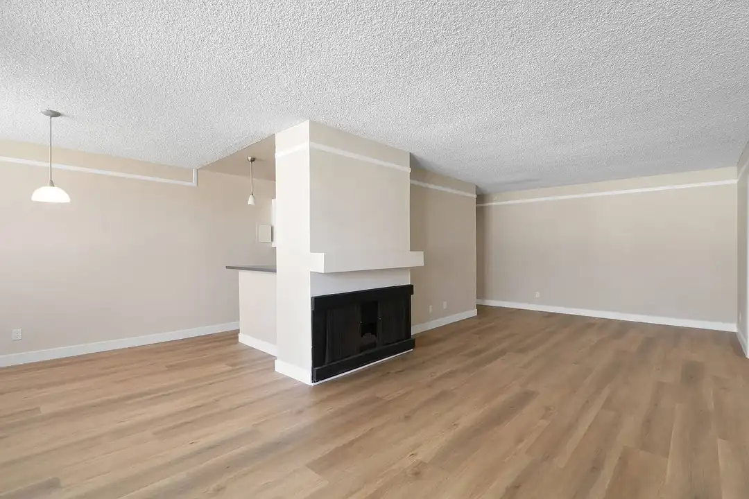 950 4th Street - View 3