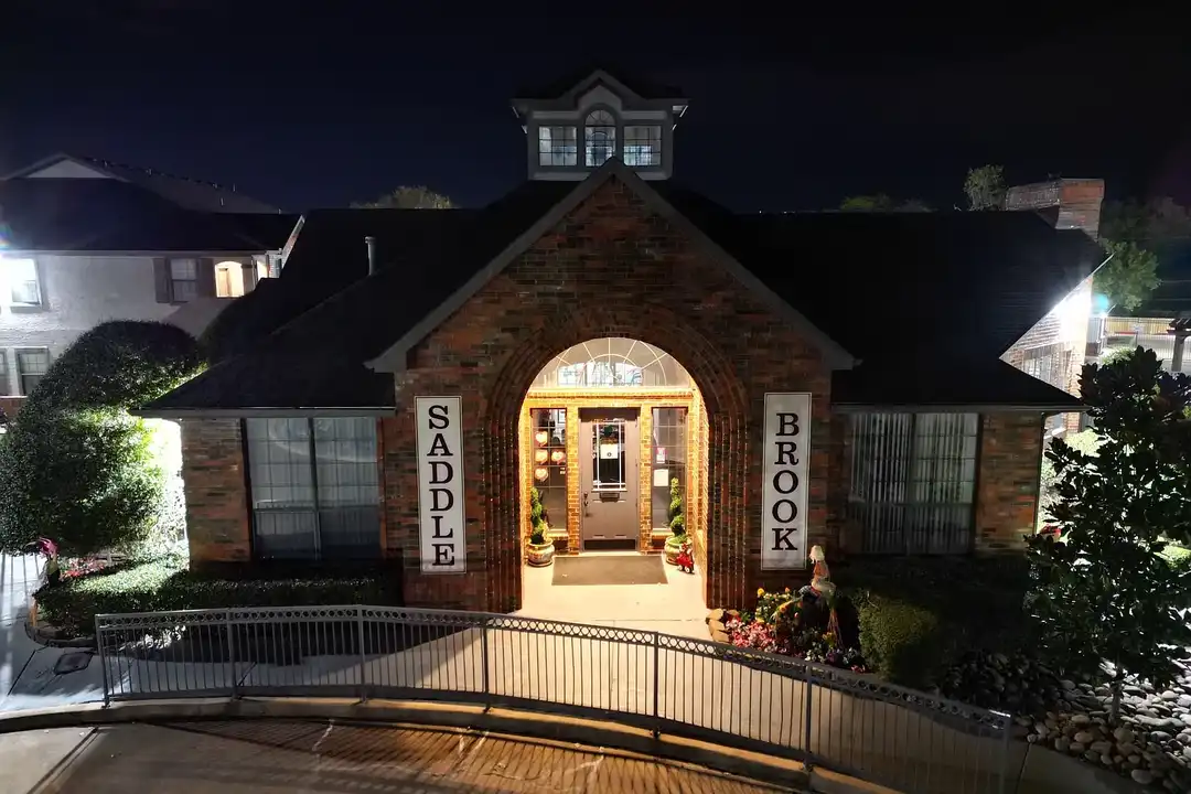 Saddle Brook Apartments – photo 1