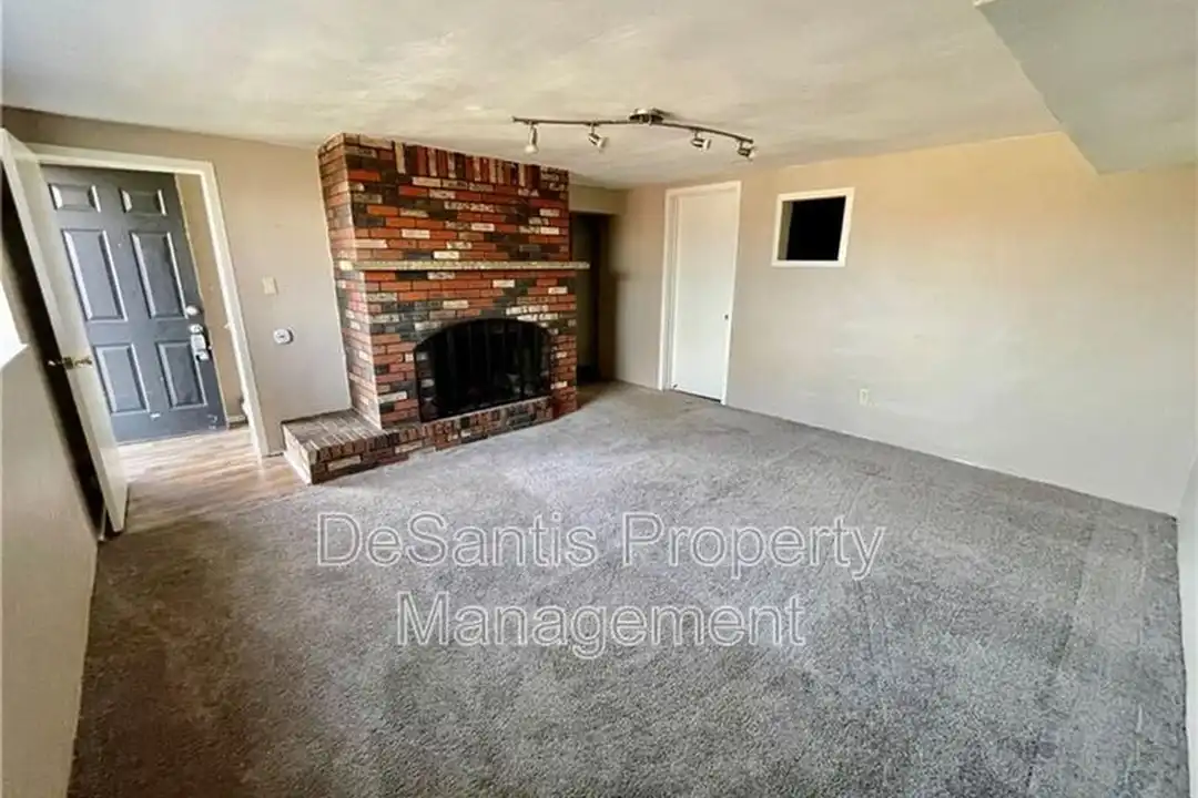 545 Pacific Ave - More
