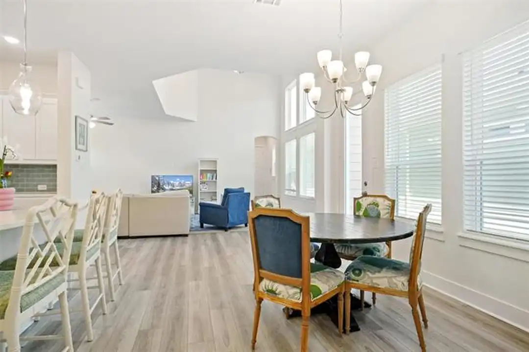 6113 Kessler Dr - View 3