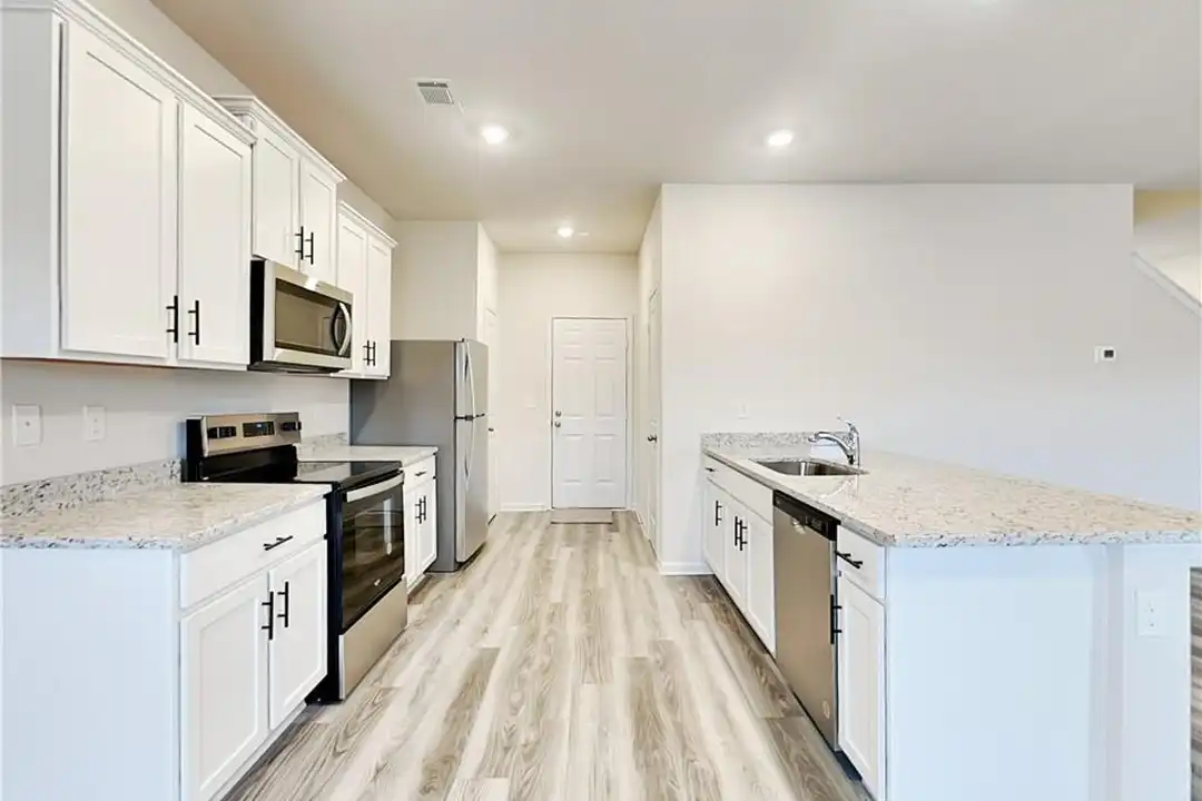 127 Avondale Blvd SE - View 3