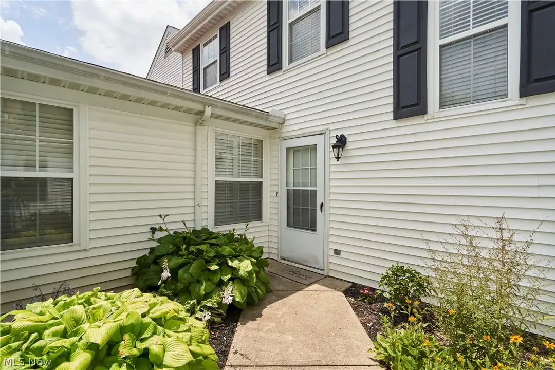 7149 W Cross Creek Trail – photo 1 of 21