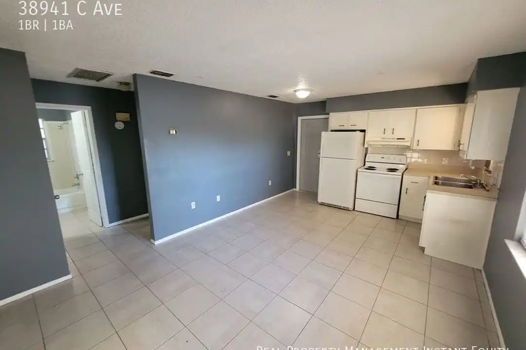 38941 C Ave - View 2