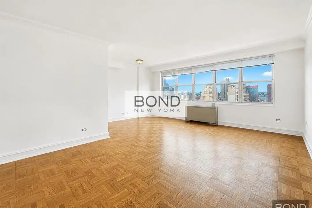 888 8th Ave - View 2