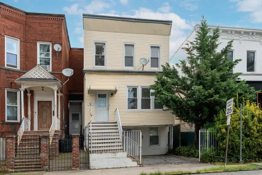 80 Linden Ave #2 – photo 1