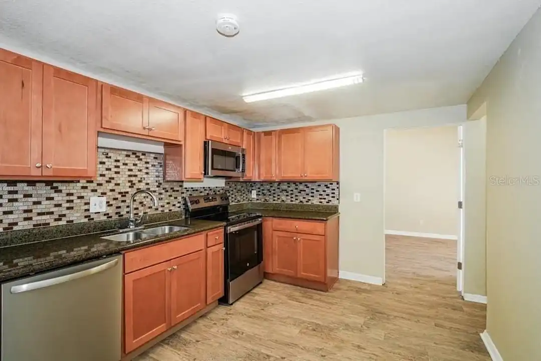 6405 Regatta Ct - View 3