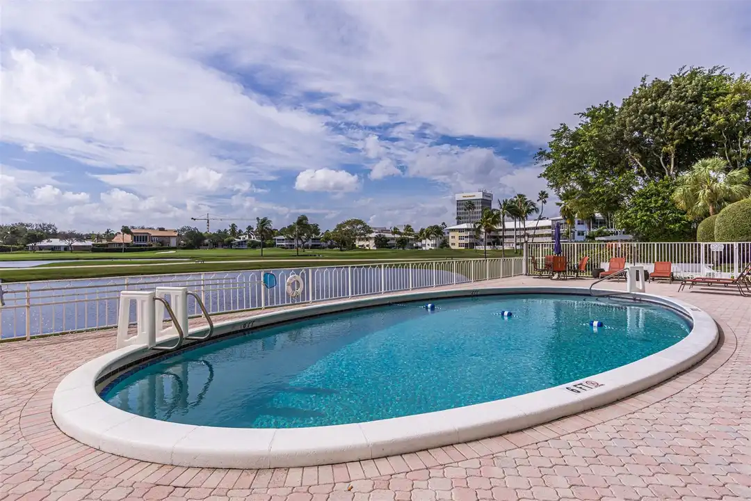 2500 NE 48th Ln unit 609 - View 6