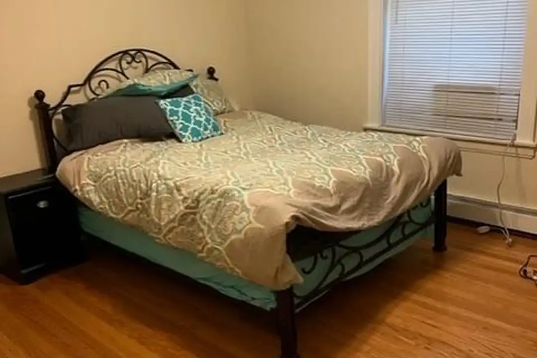 1406 W Warner Ave - View 4