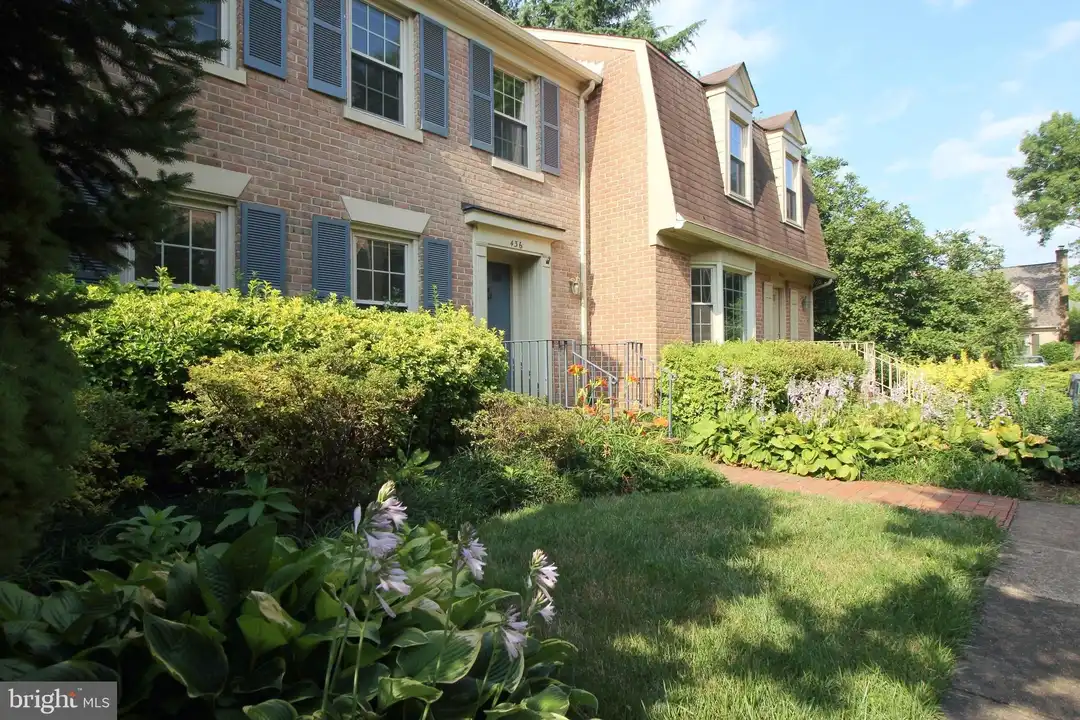 436 N Park Dr - View 2