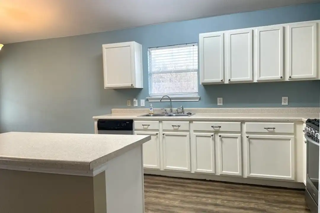 289 Lake Washington Dr - View 6