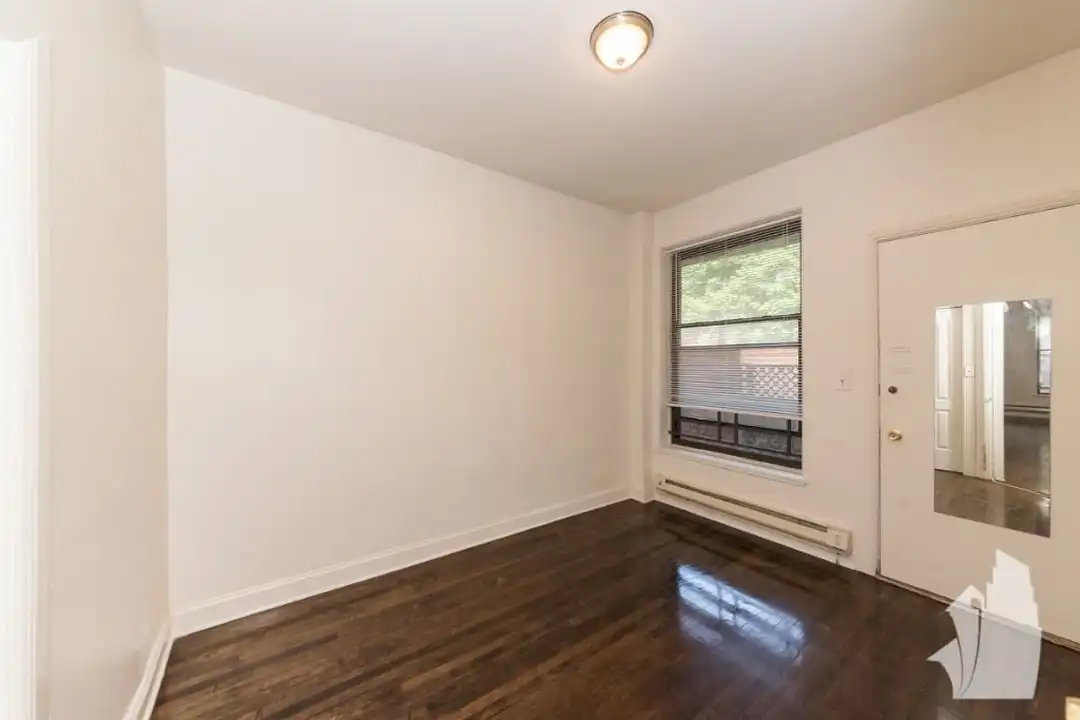 Apartment in Lake View Township, Ravenswood, Lincoln Square - View 4