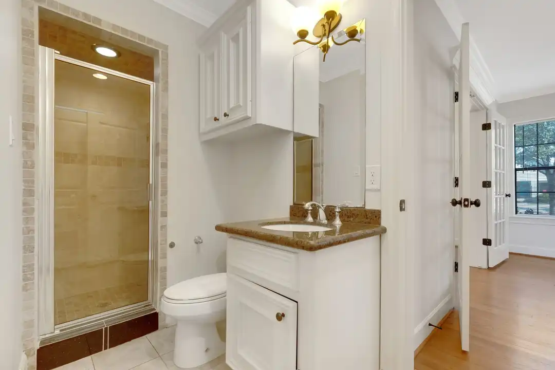 2306 Blodgett St unit 1 - More