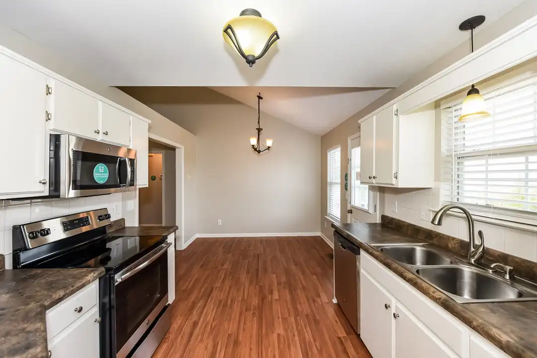 534 Summit Way - View 6
